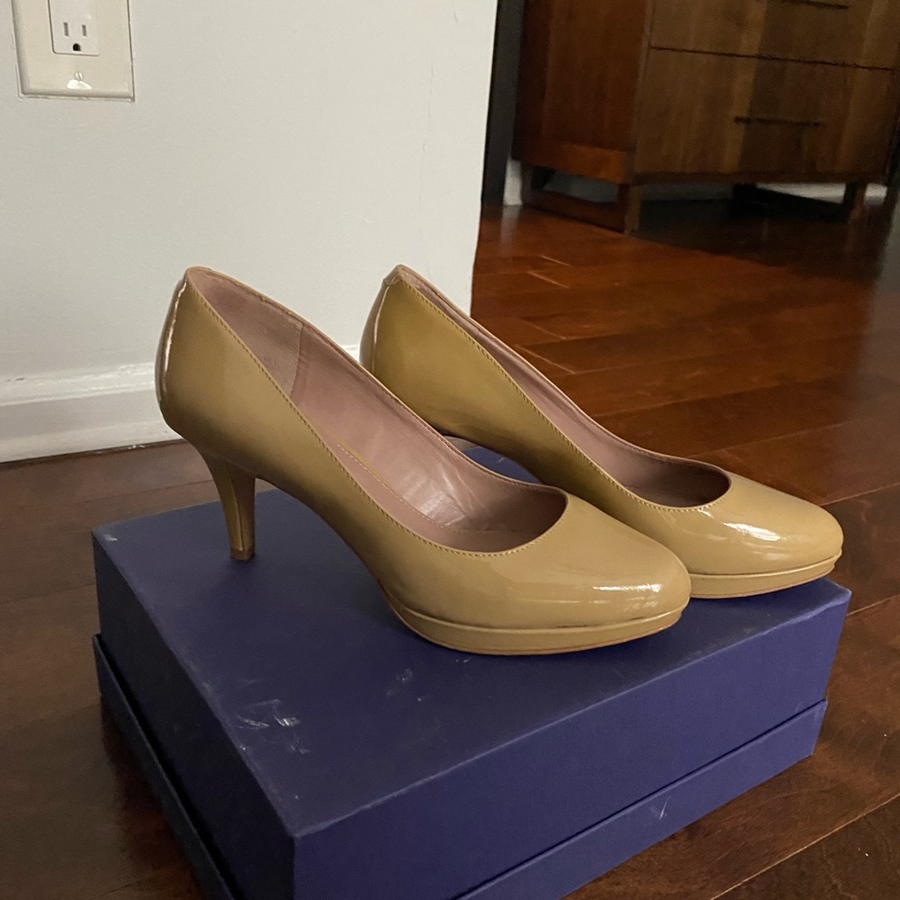 Vince Camaro pumps